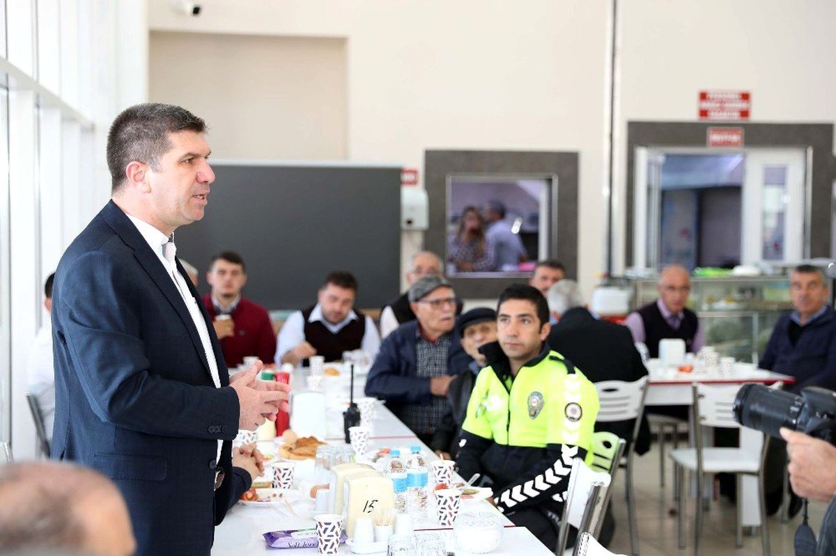Başkan Ercengiz, otogar esnafının sorunlarını dinledi