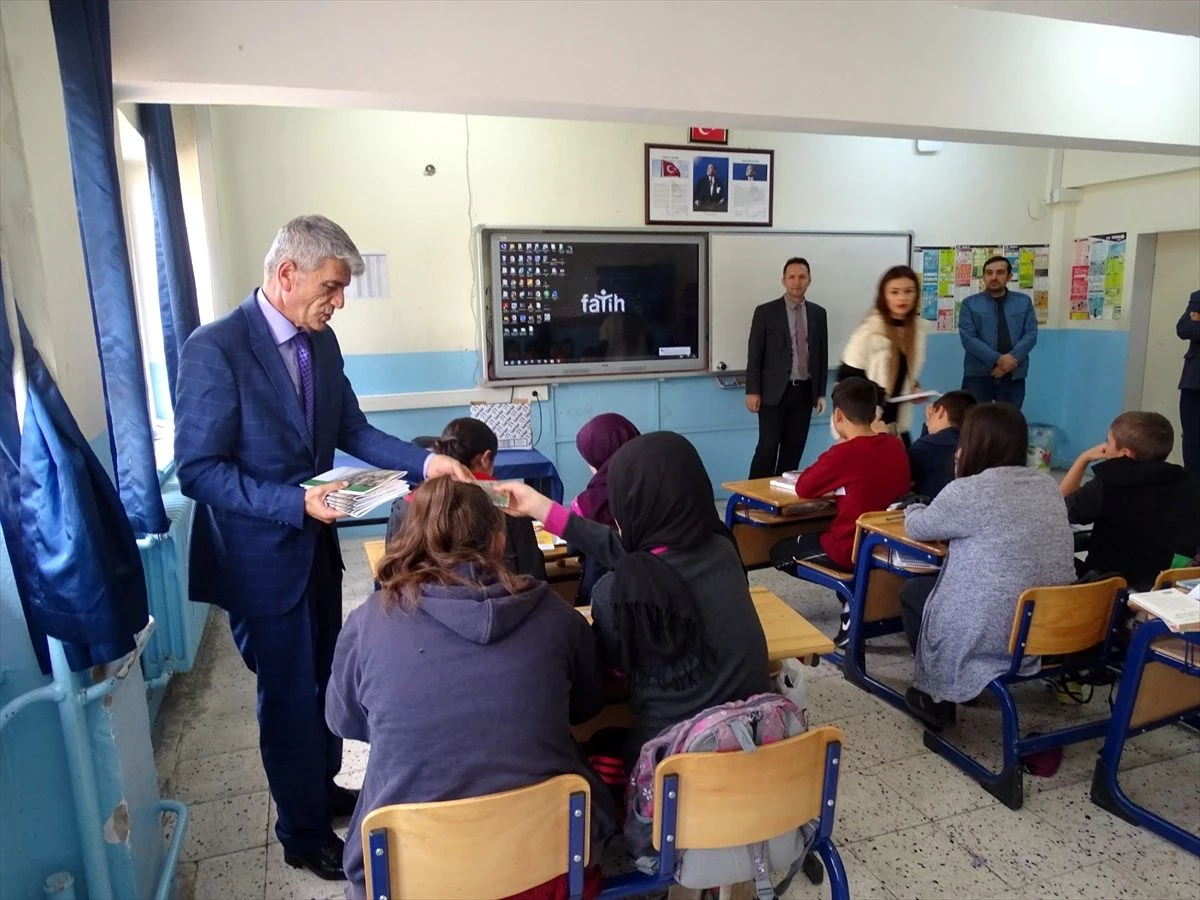 Başkan Erol öğrencilere Kızılören\'in tarihini aşılıyor
