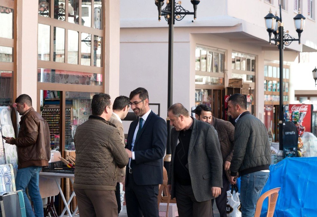 Başkan Tanğlay, çarşı esnafını ziyaret etti