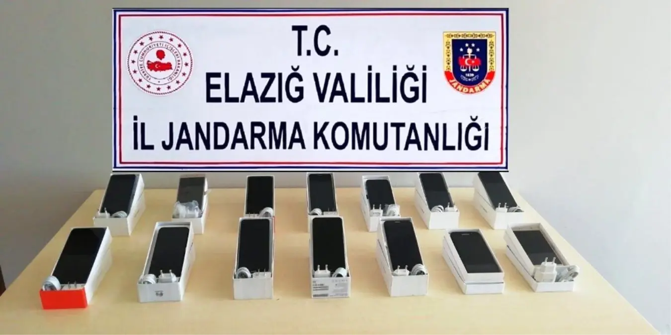 Bir otomobilde gümrük kaçağı telefonlar ele geçirildi