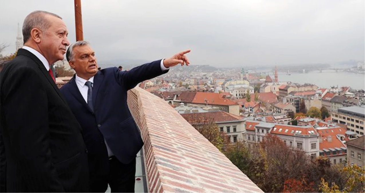 Erdoğan\'ın Macaristan ziyaretinden dikkat çeken fotoğraflar! Tuna Nehri\'ni incelediler