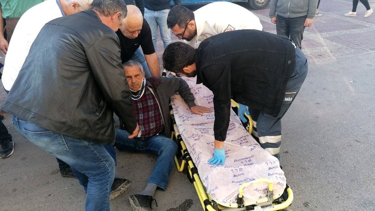 Geri manevra yapan kargo aracının altında kalan vatandaş yaraladı