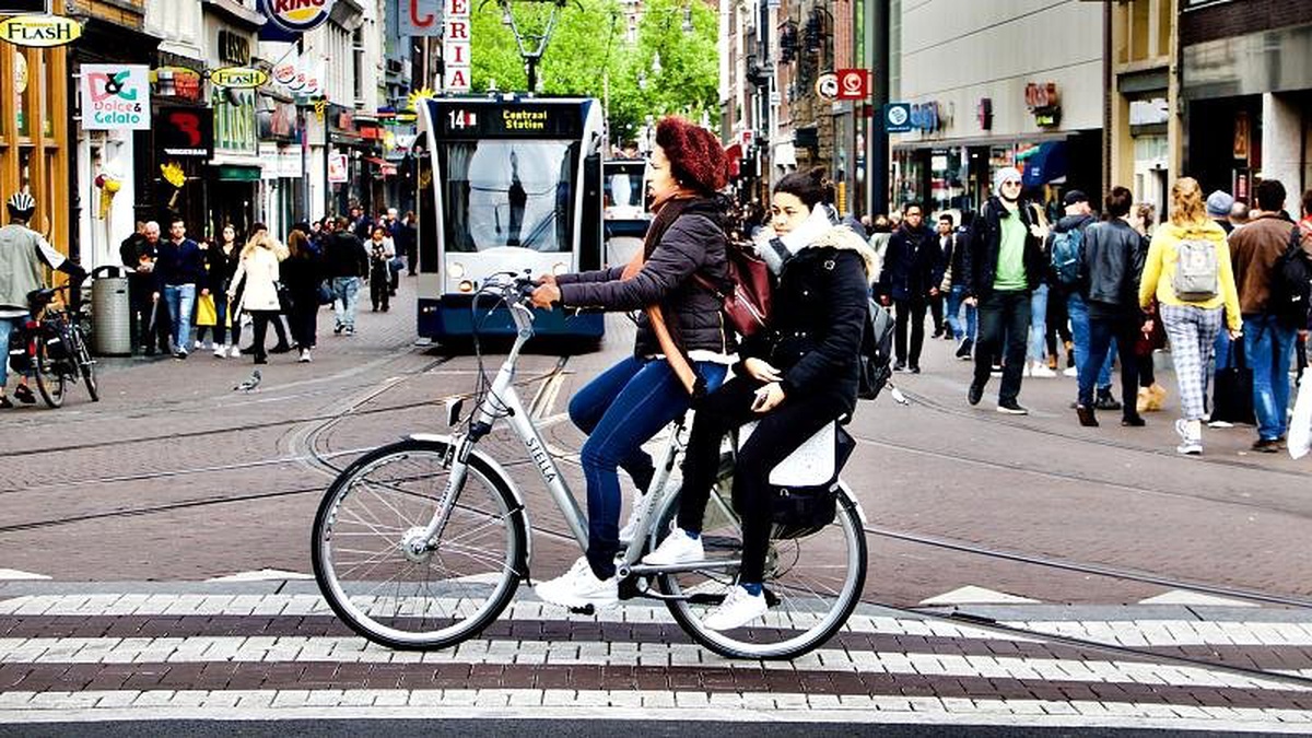 Hollanda daha fazla turist istemiyor: \'Gece hayatı ve uyuşturucu için gelmeyin\'