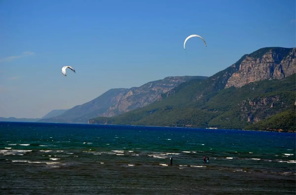 Hollandalı dede 4 katlı apartman yüksekliğinde sıçradı