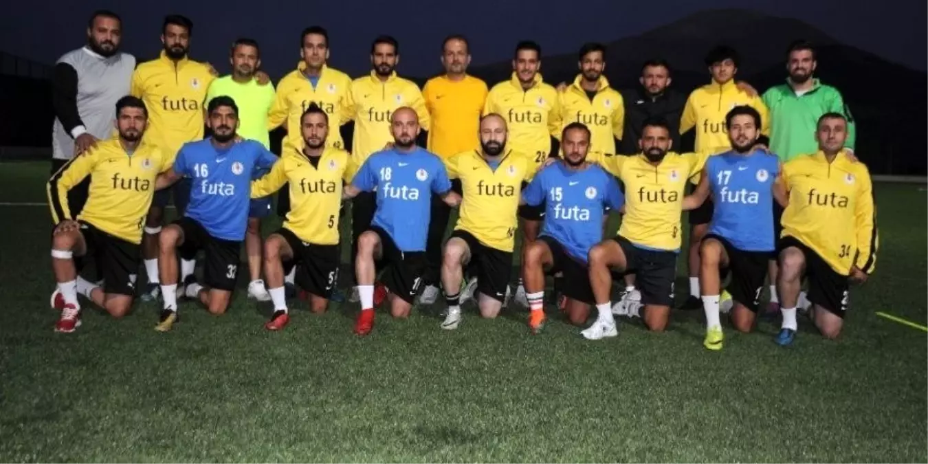 Keçiborlu Belediyespor\'da yaprak dökümü