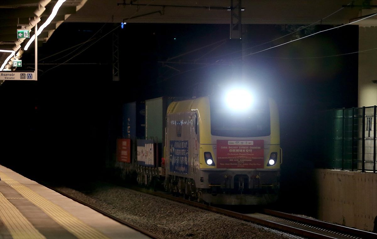 Marmaray\'dan tarihi geçiş