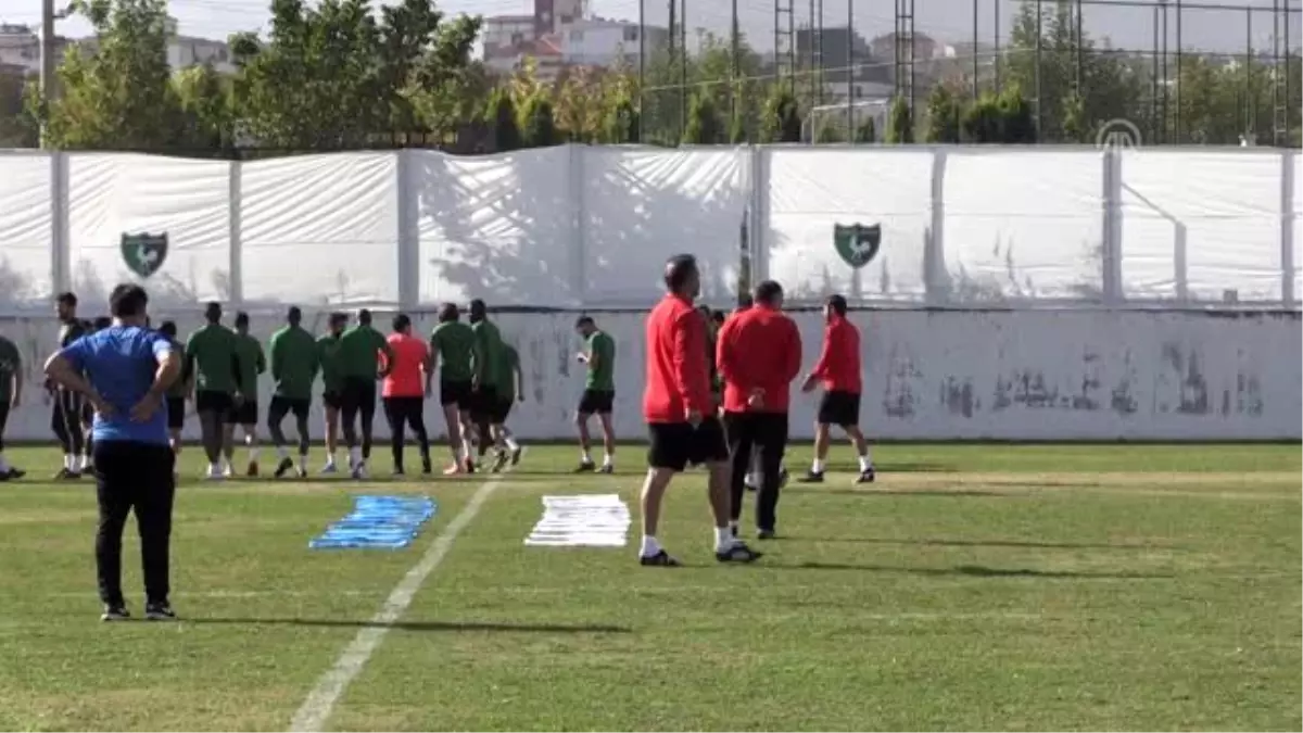 Mehmet Özdilek: "Beşiktaş maçını kazanarak gündem oluşturmak istiyoruz"