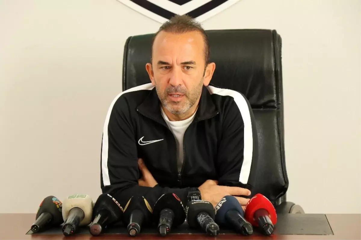 Mehmet Özdilek: " Beşiktaş maçını kazanarak tekrar bir gündem oluşturmak istiyoruz"