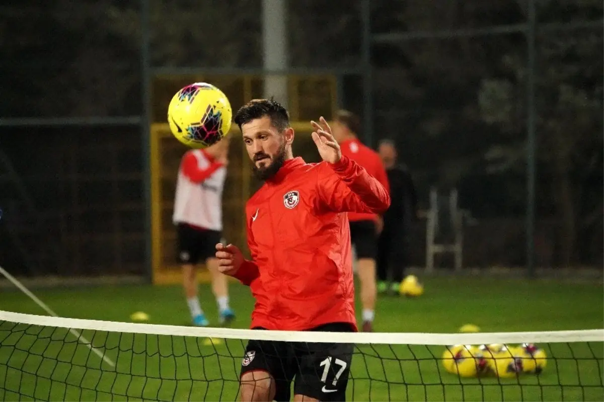 (Özel haber) Oğuz Ceylan: "Galatasaray maçına çok iyi hazırlanıyoruz"