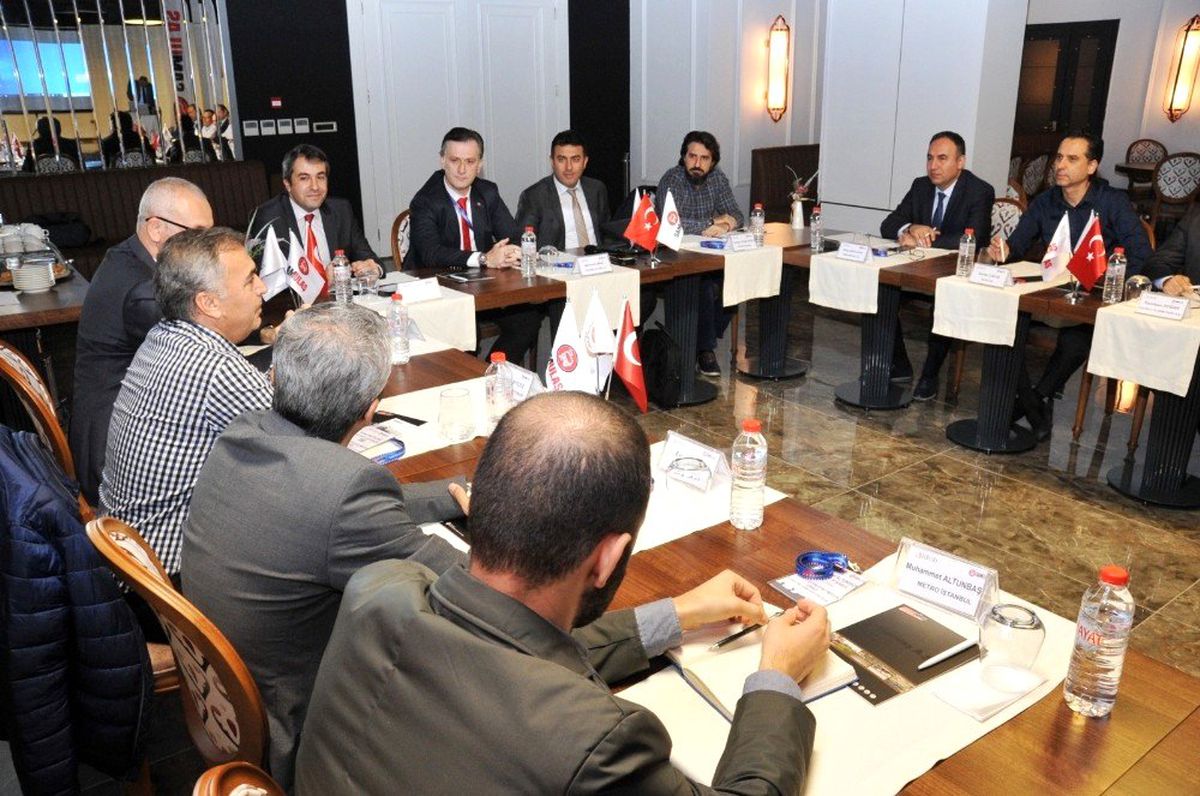 Raylı sistemlerde teknik ve yolcu sorunları konuşuldu