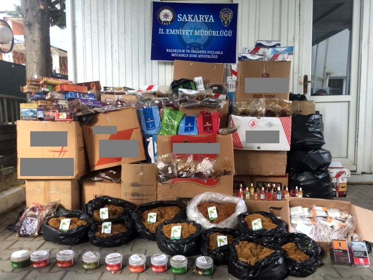 Sakarya\'da tütün kaçakçılığı operasyonu: 5 gözaltı