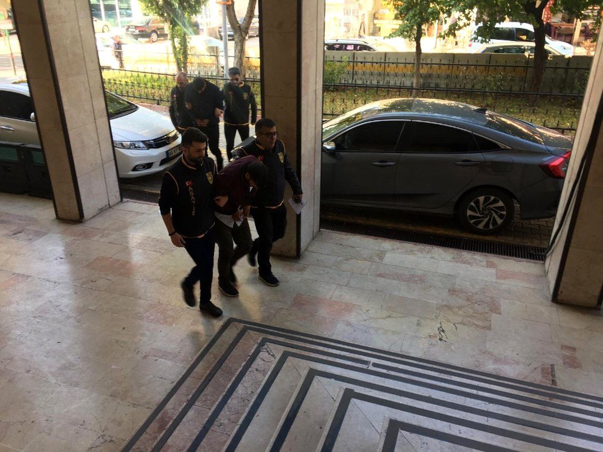 Telefon dolandırıcıları yakayı ele verdi