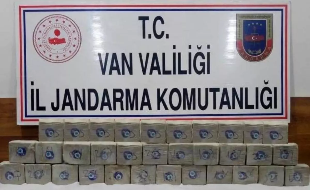 Terk edilen atın yükünde 51 kilo eroin ele geçirildi