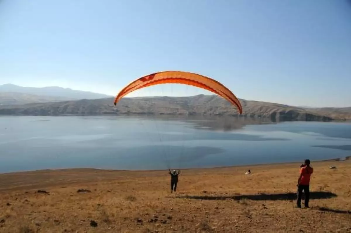 Tunceli\'nin turizm potansiyelini artırmak için \'yamaç paraşütü eğitimi\'