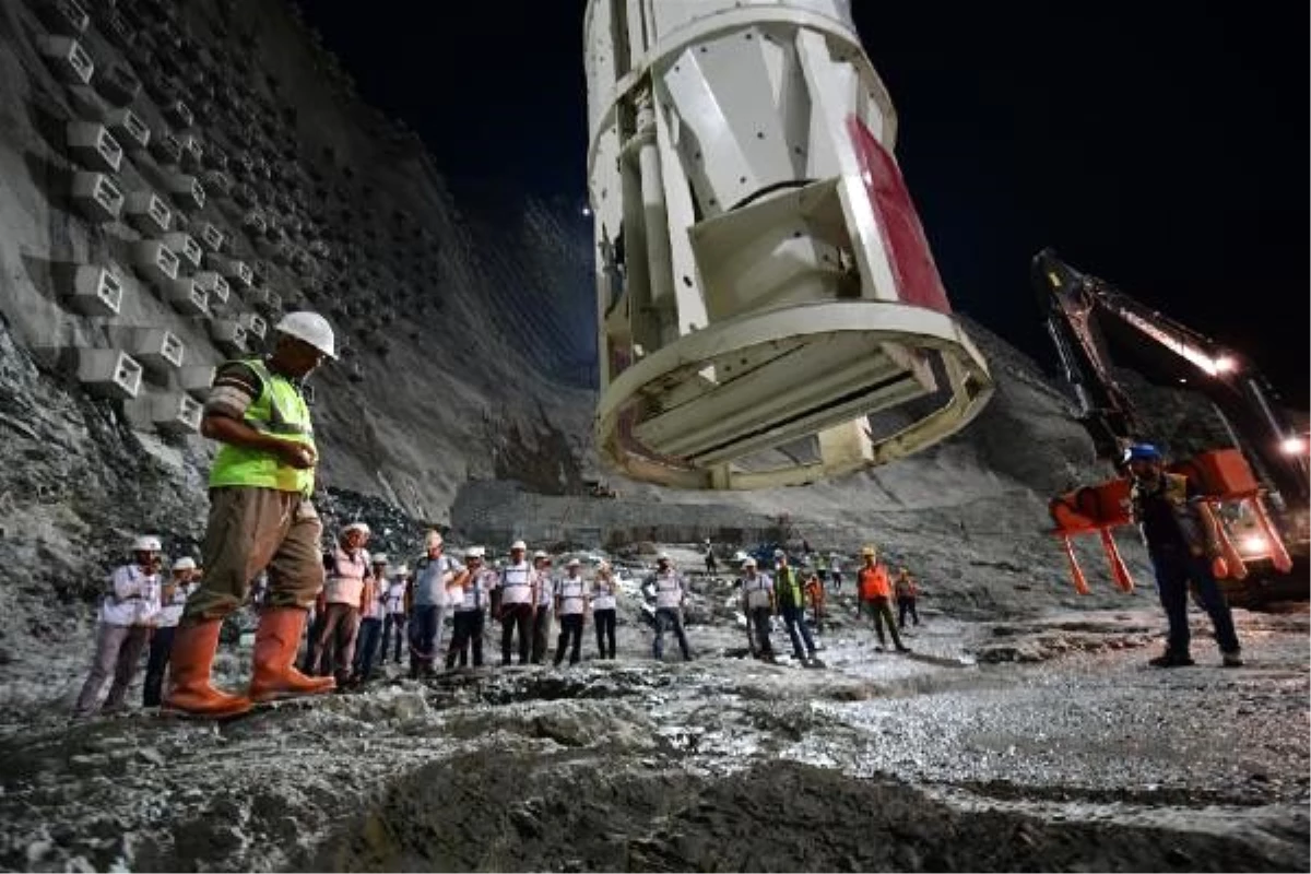 Türkiye\'nin en yüksek baraj inşaatında 145 metre gövdeye ulaşıldı