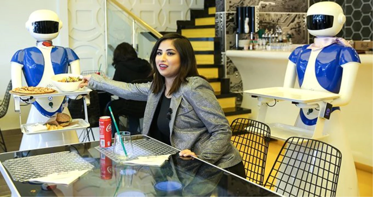 Masalar tablet, garsonlar robot! Türkiye\'nin ilk teknolojik restoranı Ataköy\'de açıldı