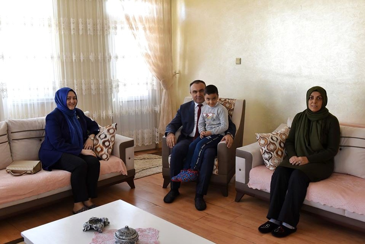 Vali Recep Soytürk\'den anlamlı ziyaretler