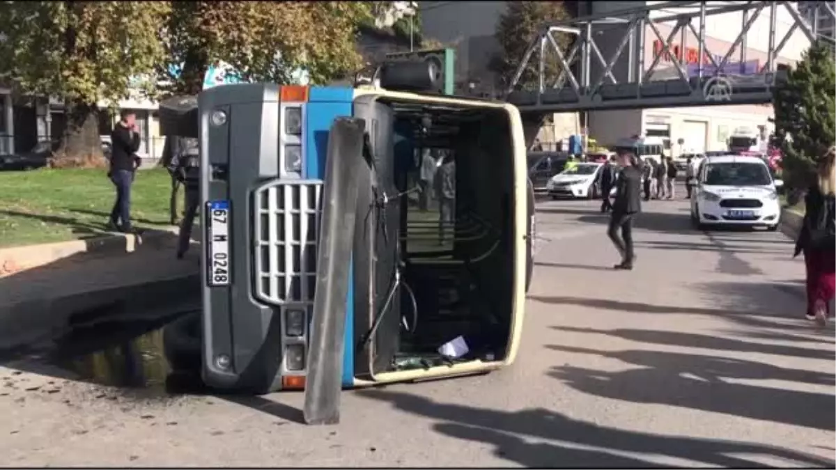 Yolcu minibüsü devrildi: 9 yaralı - ZONGULDAK