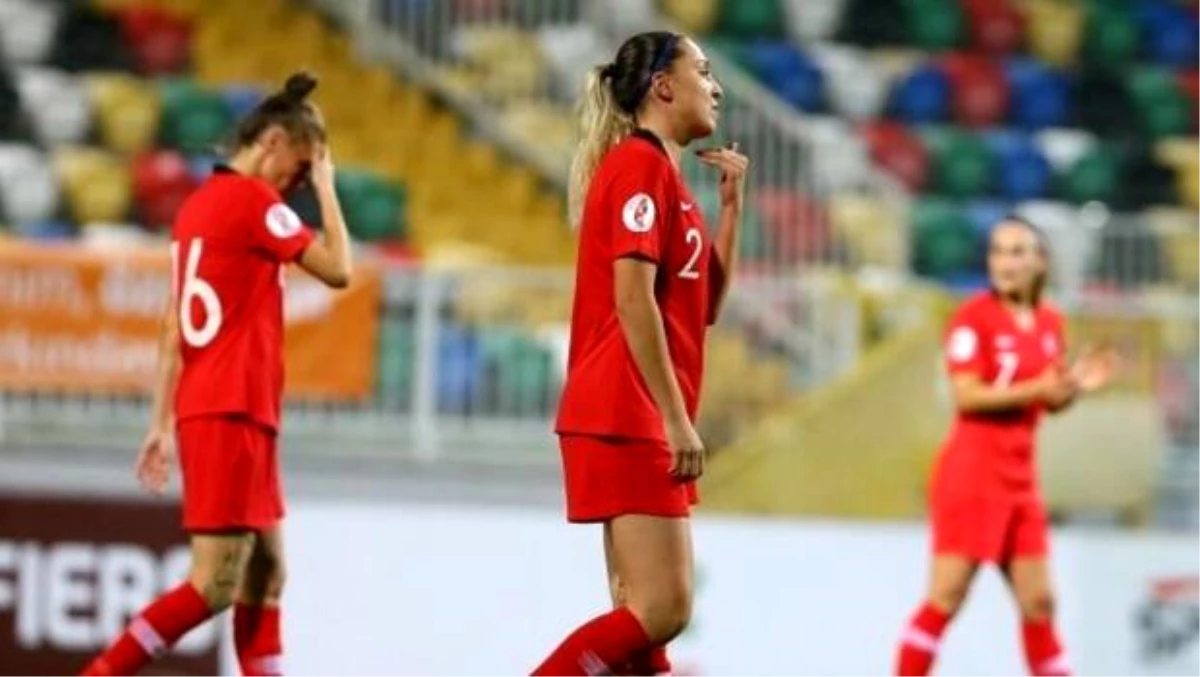 A Milli Kadın Futbol Takımı Hollanda\'ya farklı yenildi