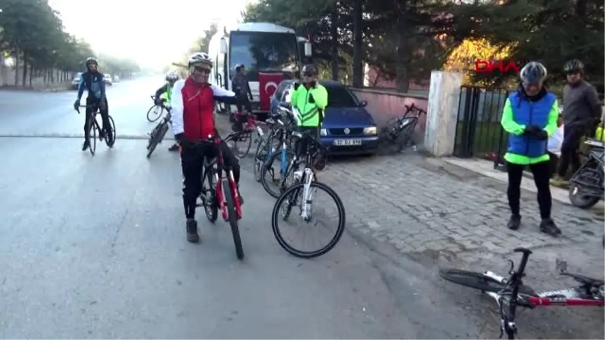 Afyonkarahisar ata\'nın huzuruna çıkmak için 630 kilometre pedal çevirecekler