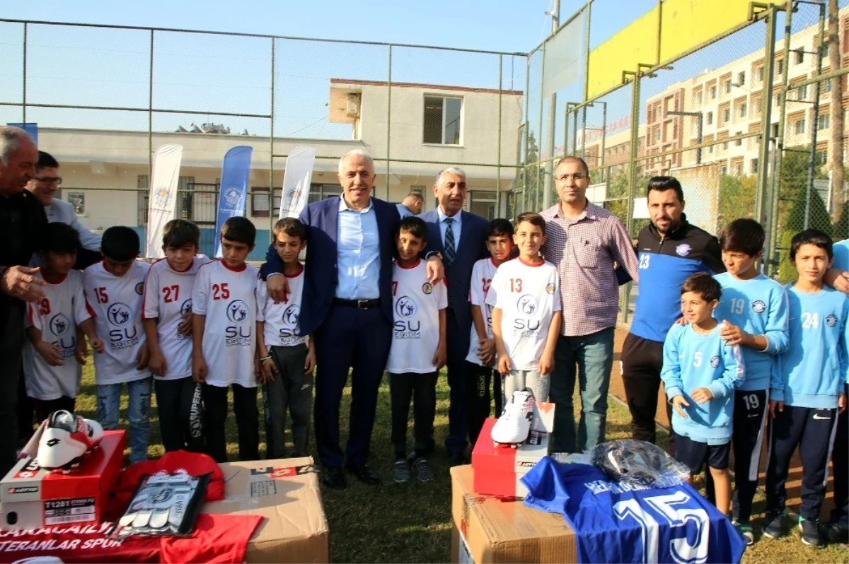 Akdeniz Belediyesi\'nden amatör spor kulüplerine malzeme desteği