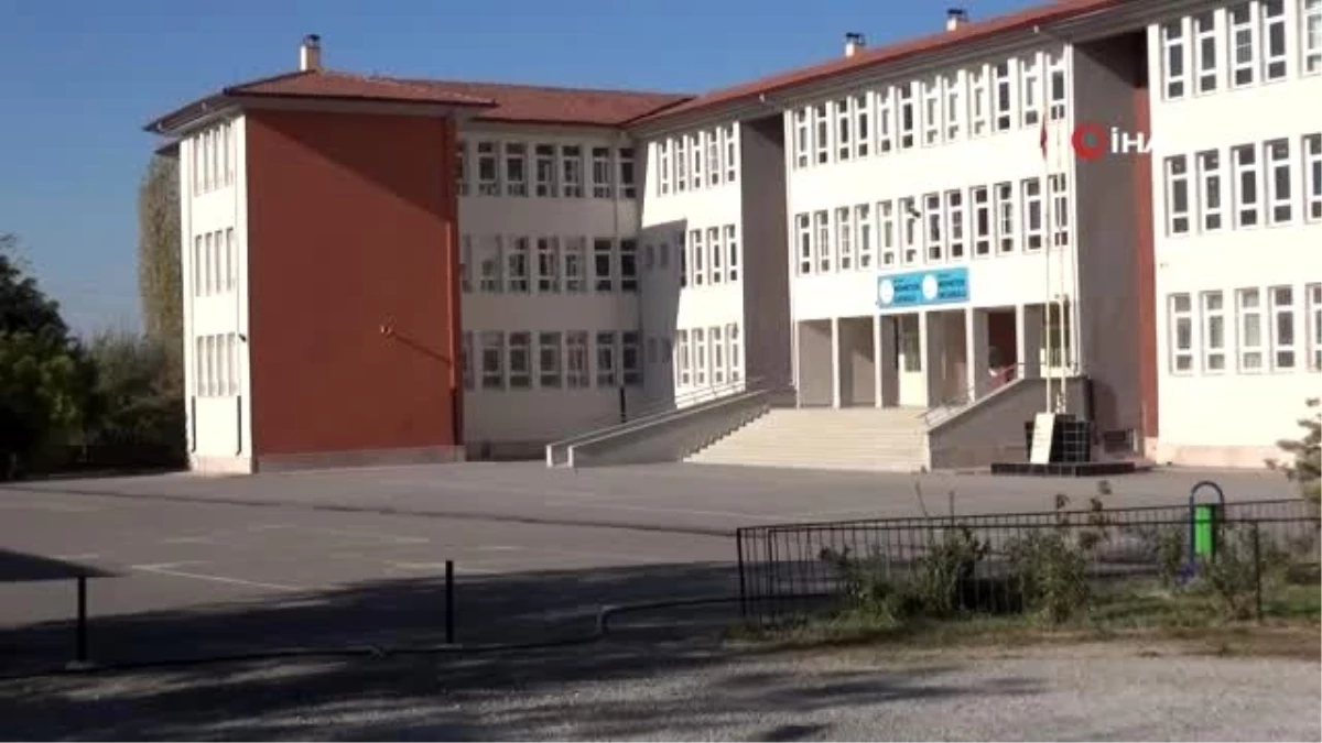 Aksaray\'da okul müdürü açığa alındı, müfettişler incelemelerini sürdürüyor