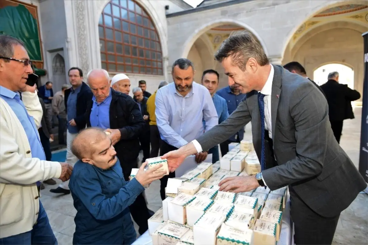 Altınordu Belediyesinden kandil simidi ikramı