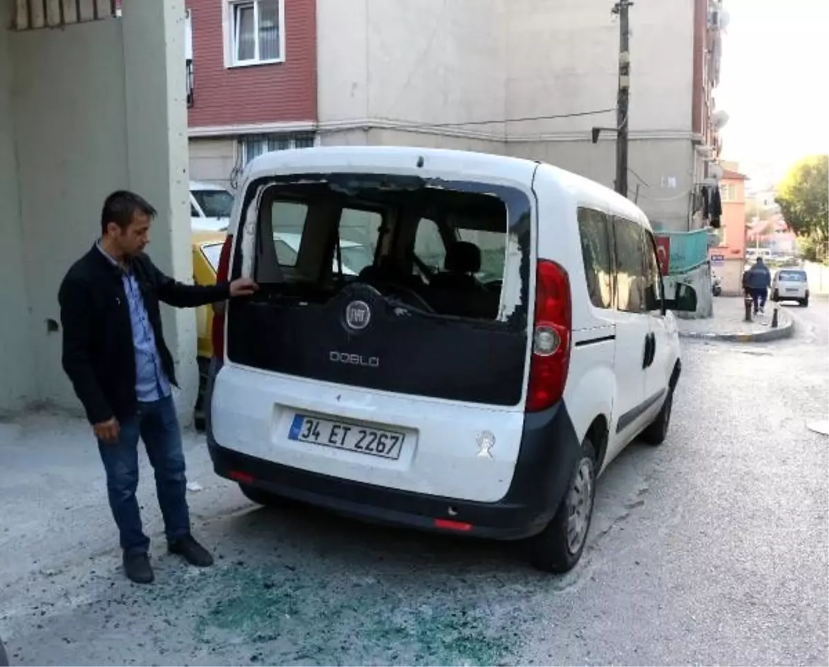 Beyoğlu\'nda 6 aracın camları kırıldı; araç sahipleri şaşkına döndü