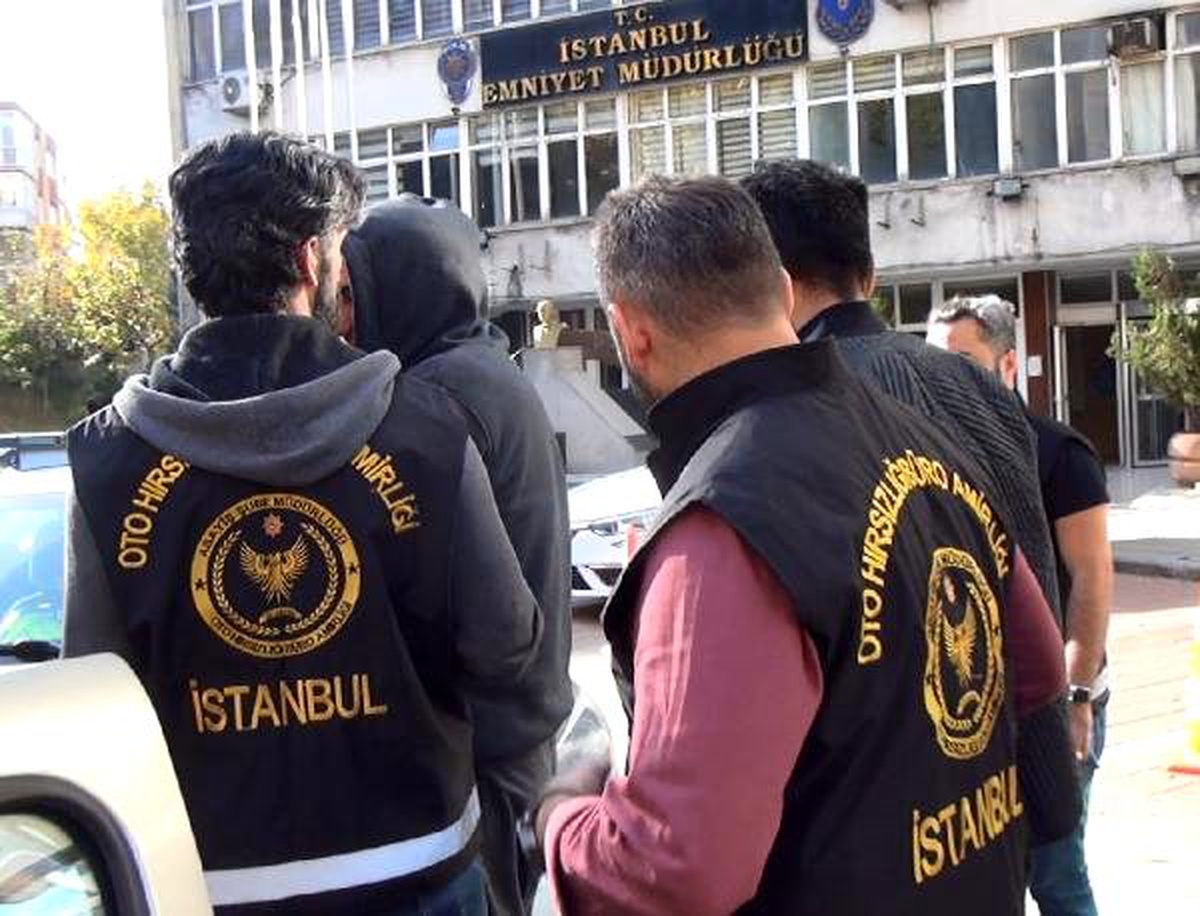 Çekiciyle araç çalan hırsızlık çetesi yakalandı