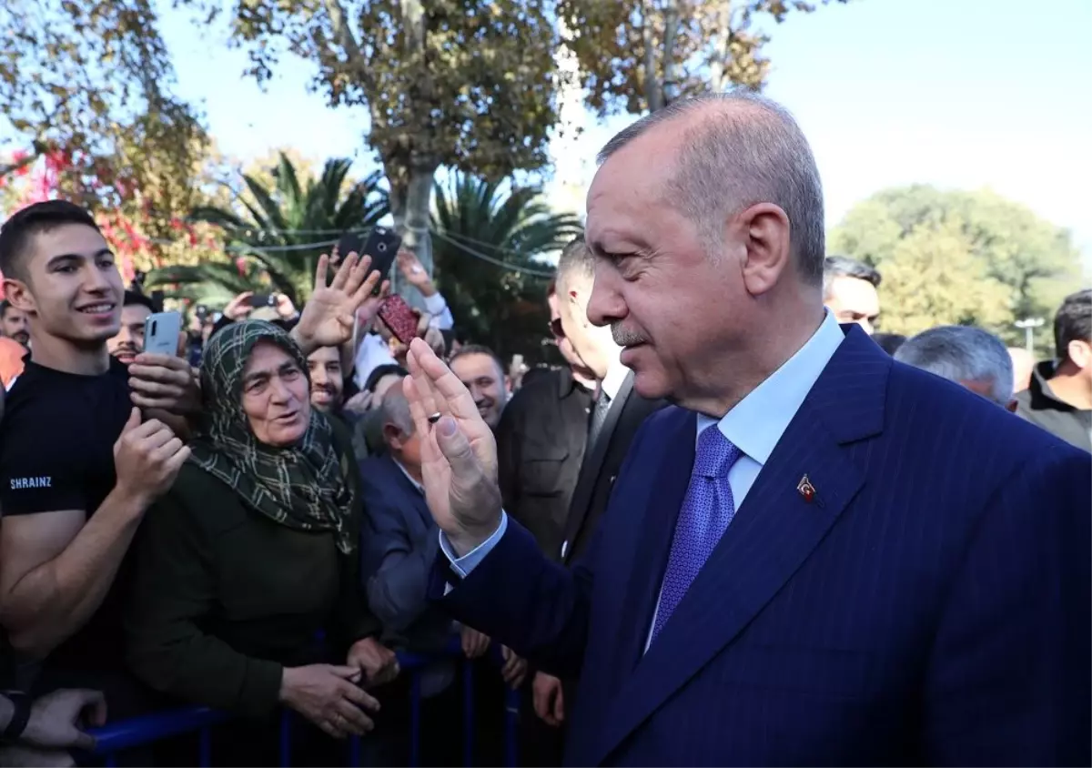 Cumhurbaşkanı Erdoğan, cuma namazını Eyüpsultan Camii\'nde kıldı