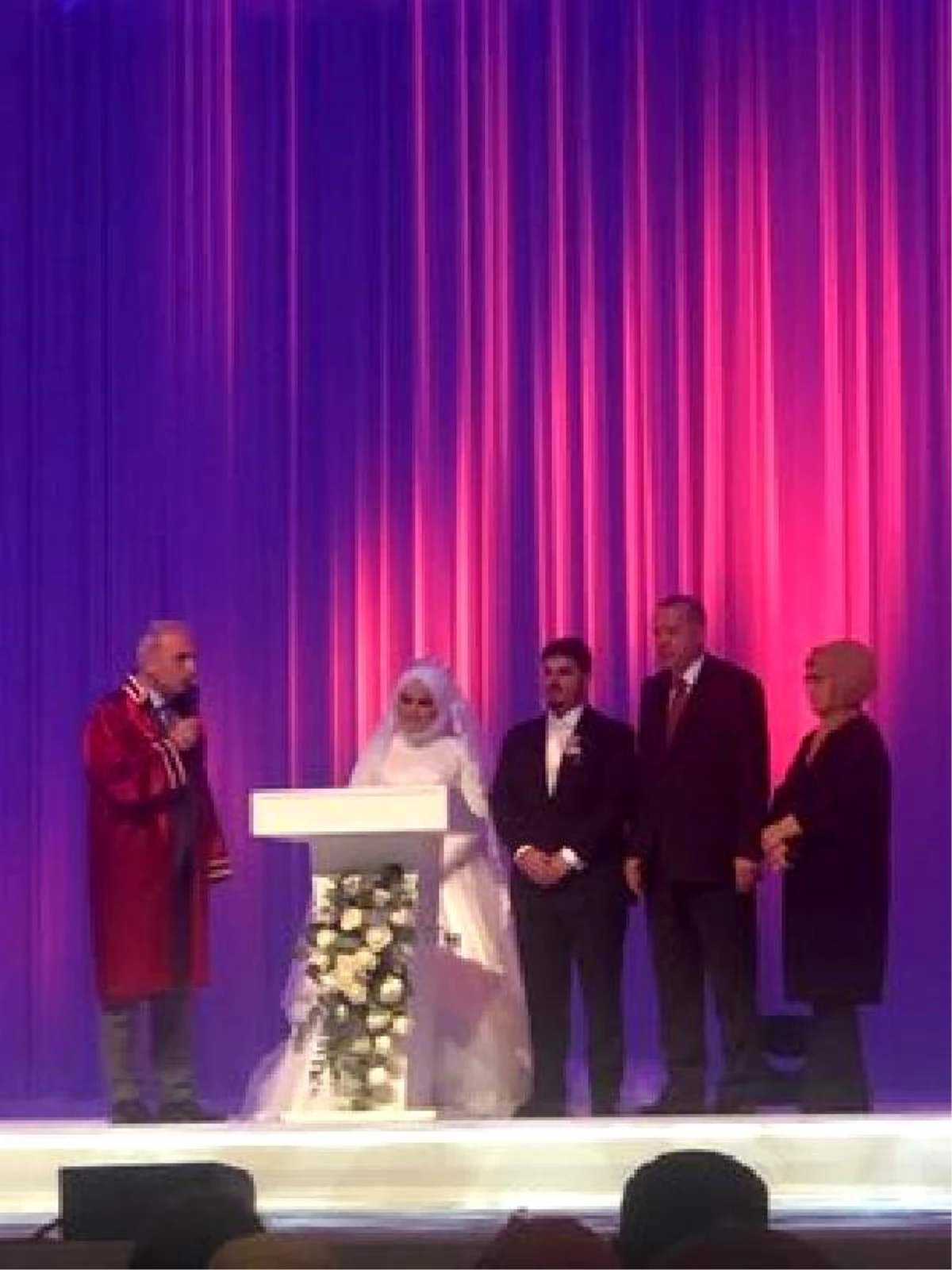 Cumhurbaşkanı Erdoğan, Mahir Ünal\'ın kızının nikahına katıldı