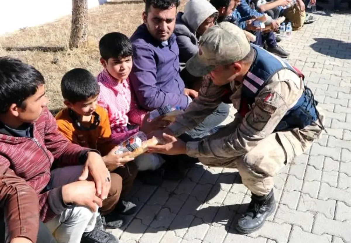 Gaziantep\'te 39 kaçak göçmen ve 2 organizatör yakalandı