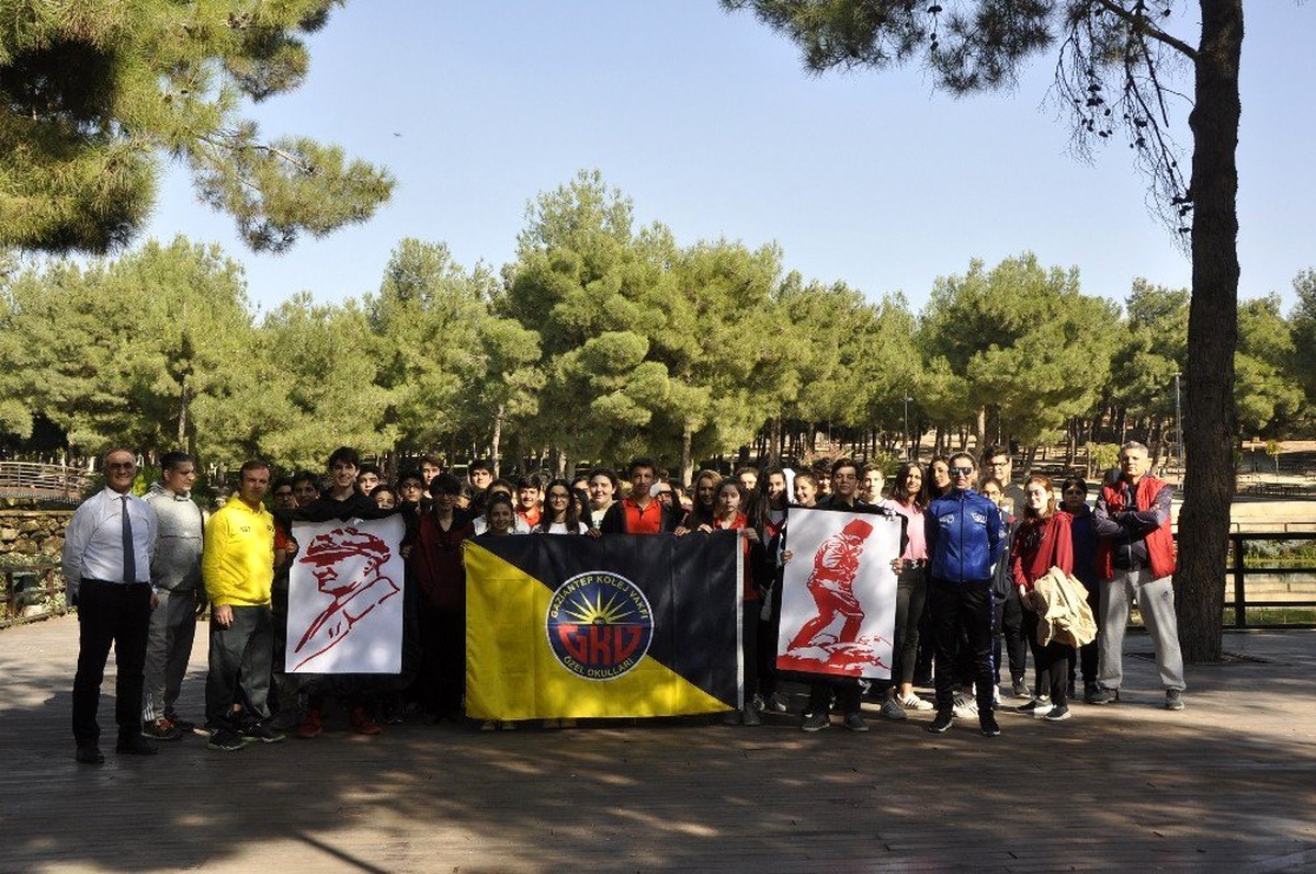 Gaziantep\'te Ata\'ya saygı yürüyüşü