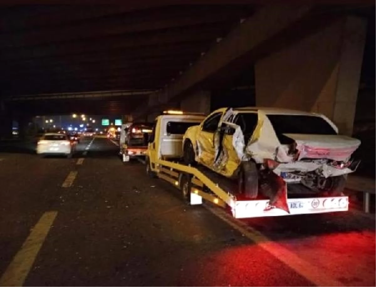 İzmir\'de zincirleme trafik kazaları: 1 ölü, 6 yaralı