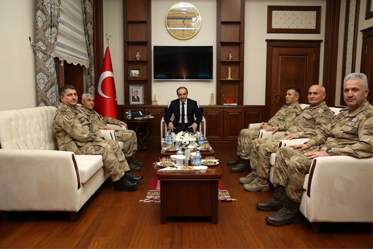 Jandarma Genel Komutanı Orgeneral Arif Çetin Bayburt Valiliği\'ni ziyaret etti