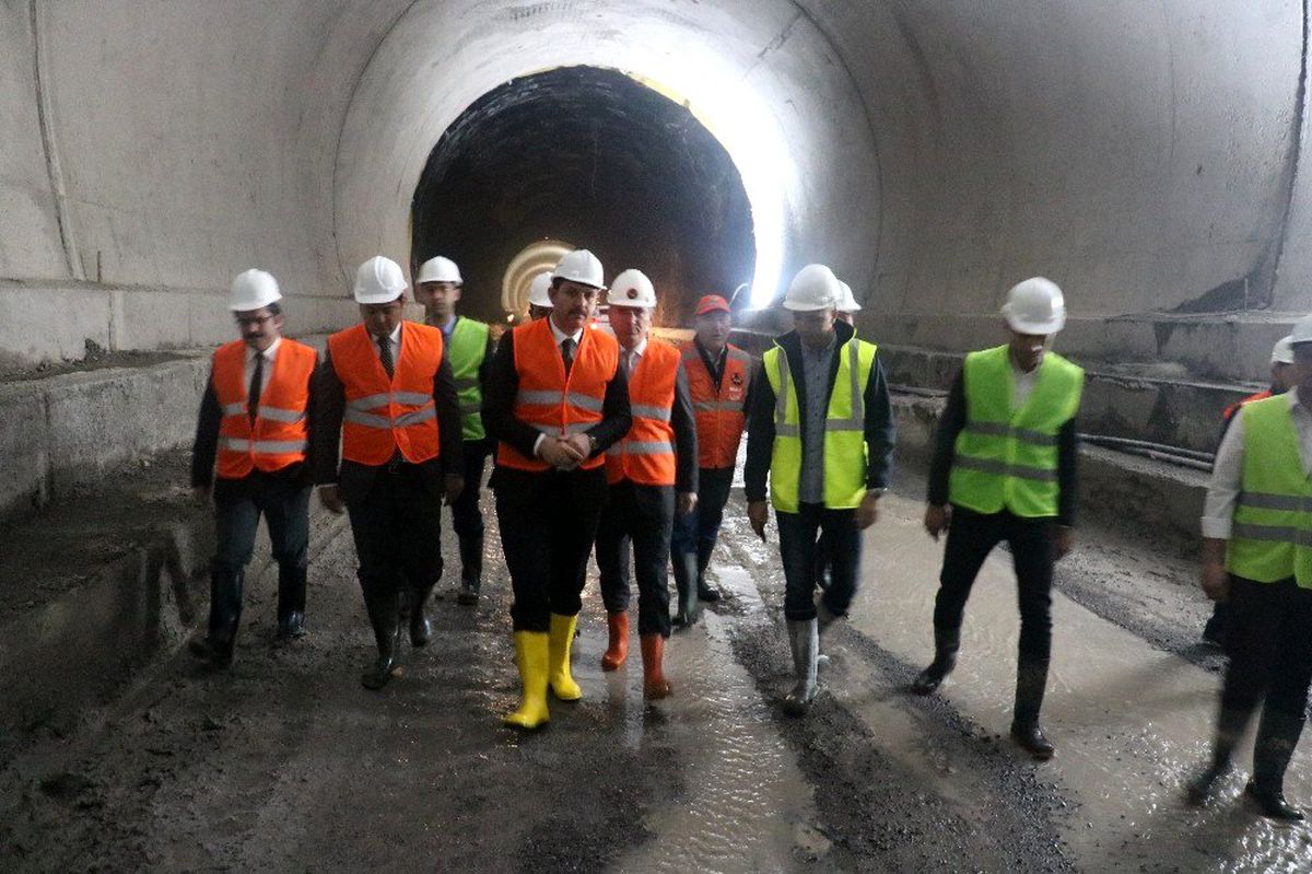 Karadeniz\'i Akdeniz\'e bağlayacak tünelde son 500 metre kaldı