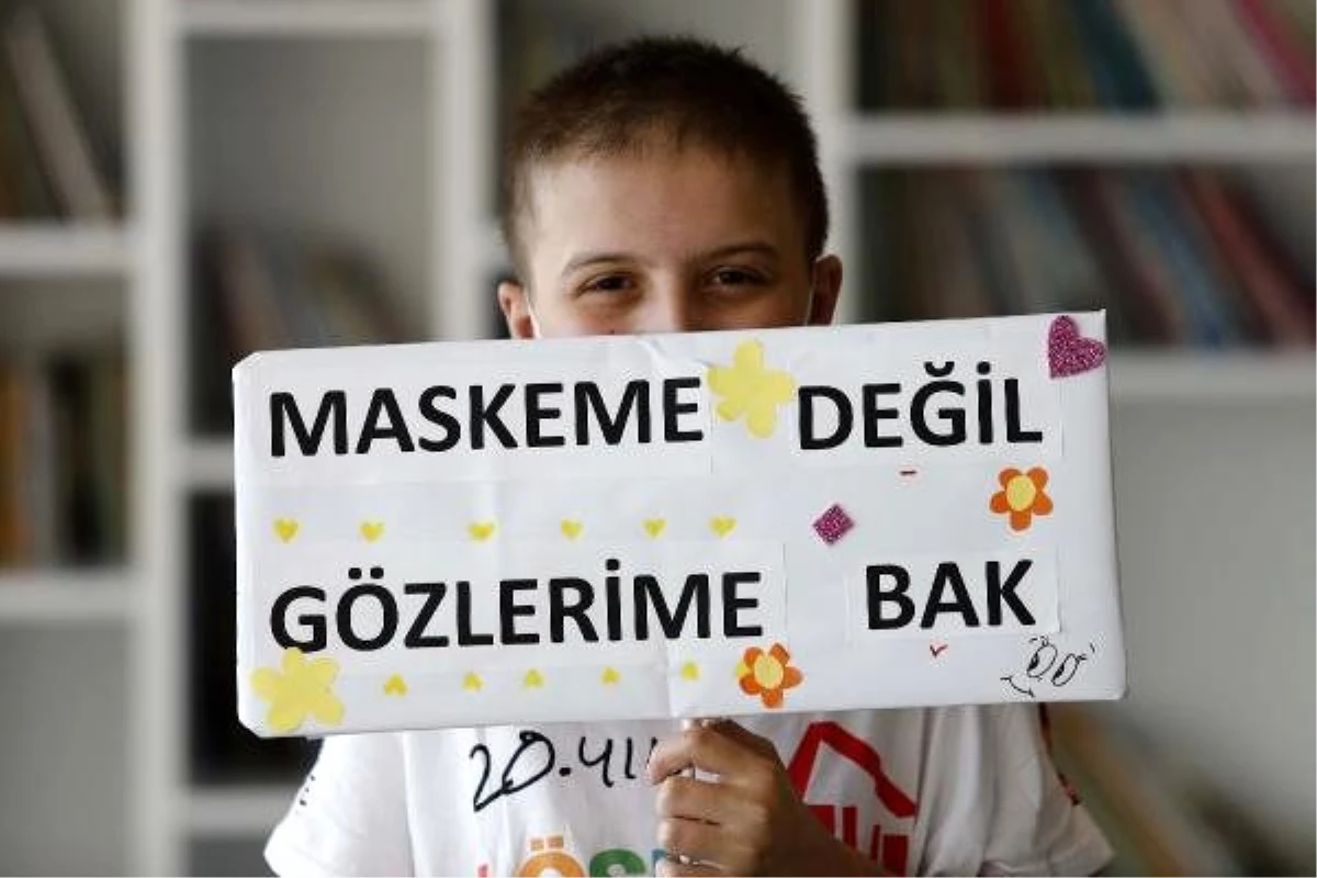 Lösemili Murat\'a, okul arkadaşlarından \'maskeli\' destek