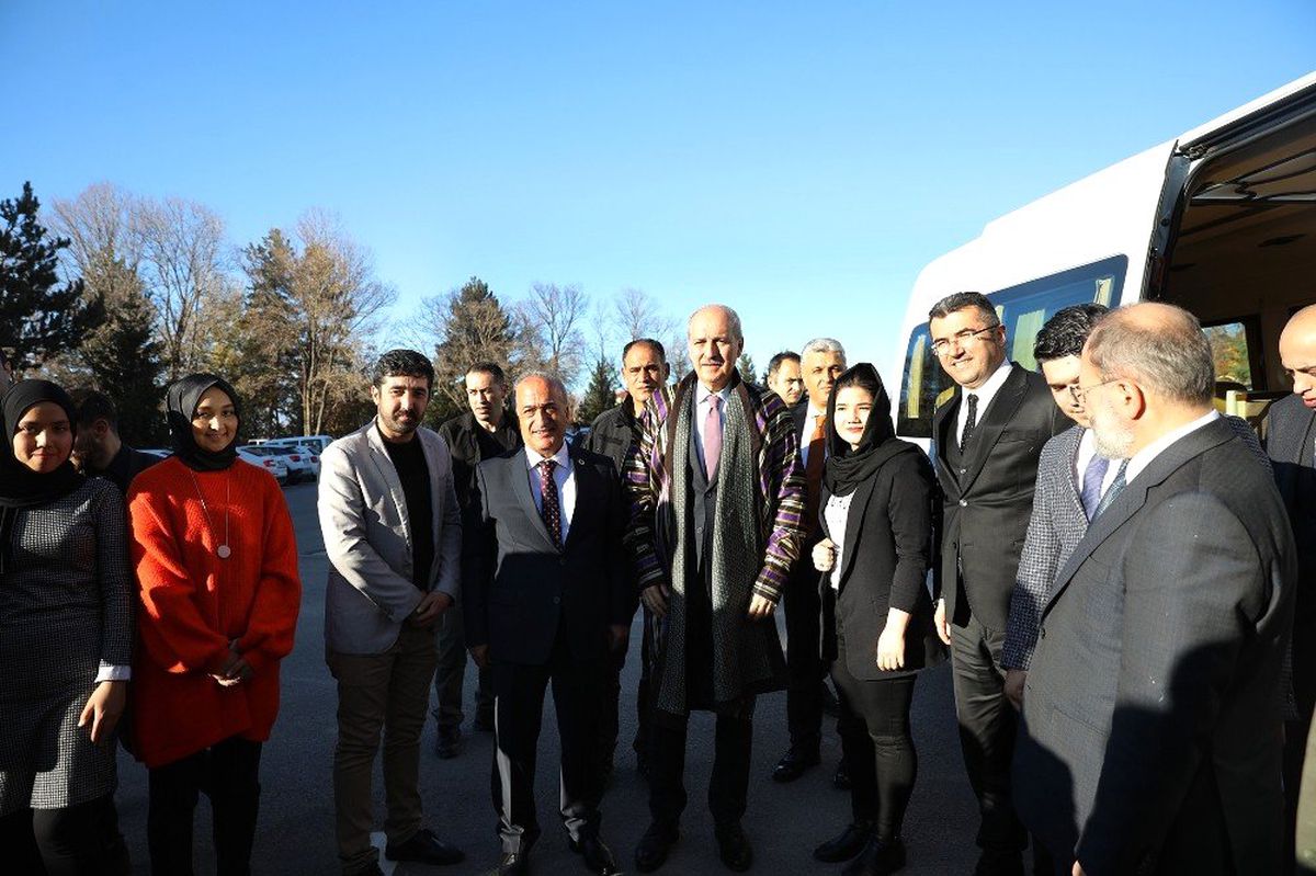 Prof. Dr. Numan Kurtulmuş, Atatürk Üniversiteli gençlerle bir araya geldi