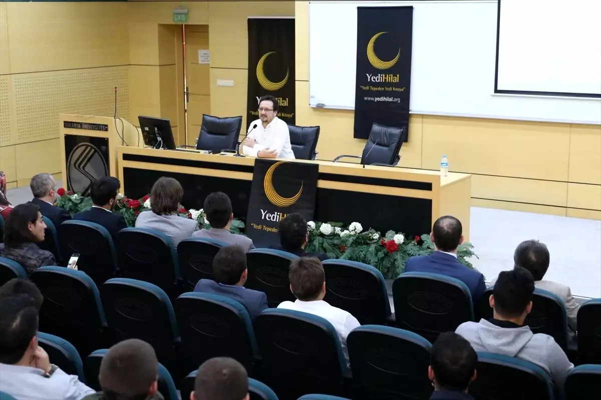 "Sosyal Medyanın İnsanlar Üzerindeki Etkin Yönlendirme Gücü" konferansı