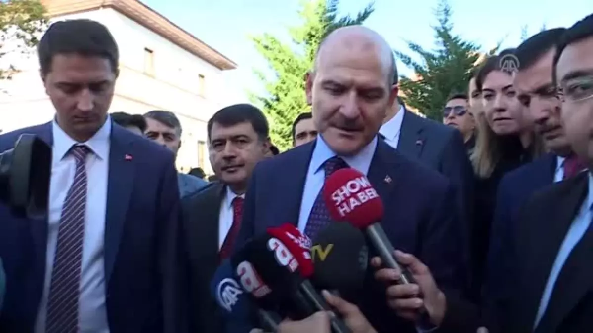 Soylu: "Ben onlar gibi koluma teröristi takıp TBMM\'de gezdirmem"