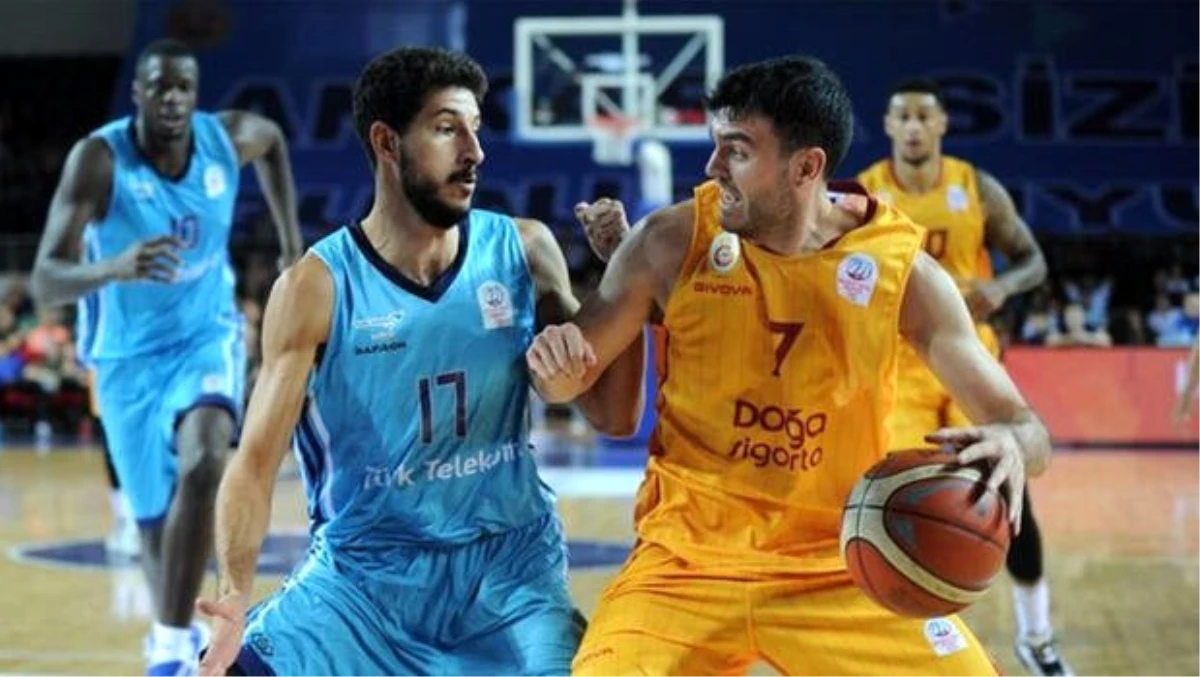 Türk Telekom Basketbol\'dan her seyirciye bir fidan