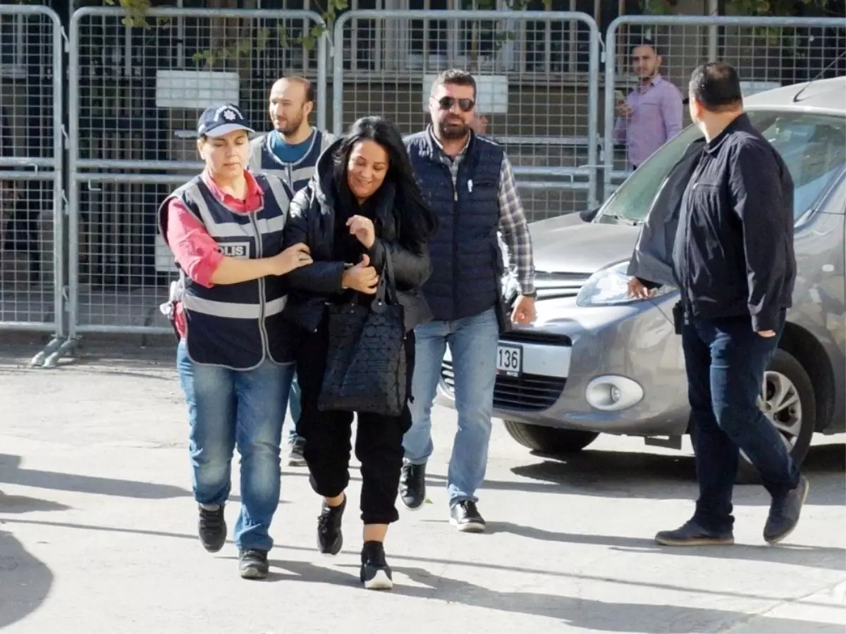 Türkiye\'nin ilk bitcoin dolandırıcısı \'Binbir Surat Bitcoin Safiye\' Aydın\'a getirildi