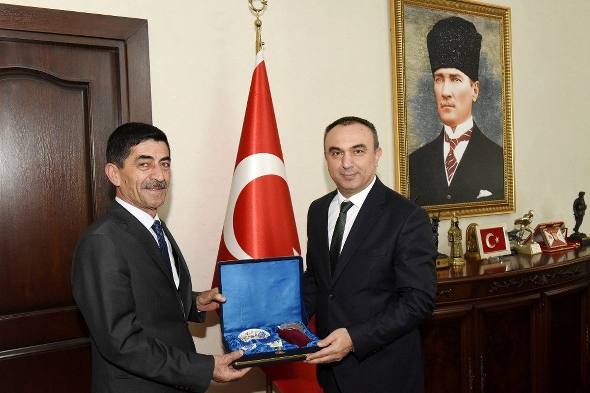 Vakıflar Bölge Müdürü Güven\'den Vali Soytürk\'e veda ziyareti