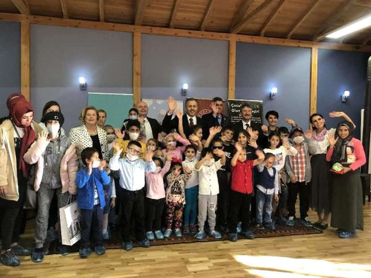 Vali Yerlikaya lösemili çocuklar ile bir araya geldi