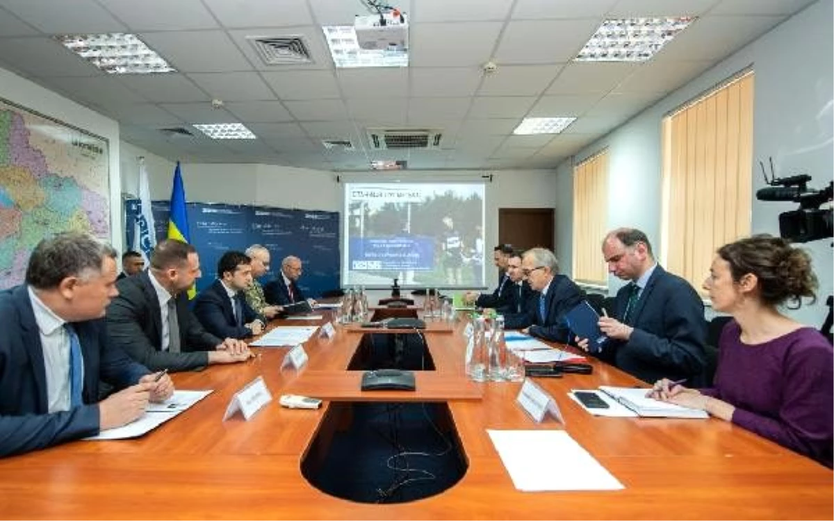Zelenski, AGİT Ukrayna Özel Gözlem Misyonu Başkanı Çevik ile görüştü