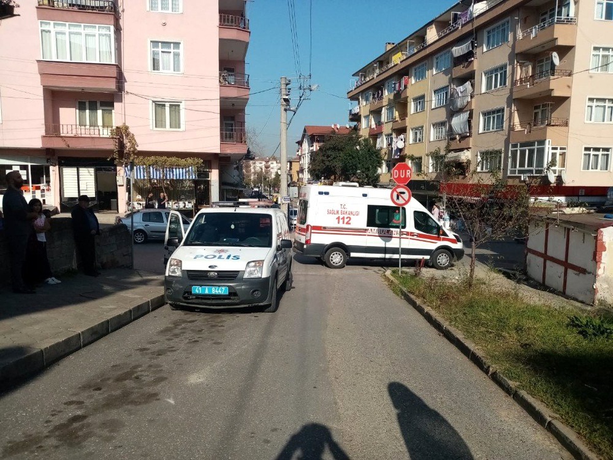 3 gündür evinin ışıkları sönmeyen adam ölü bulundu