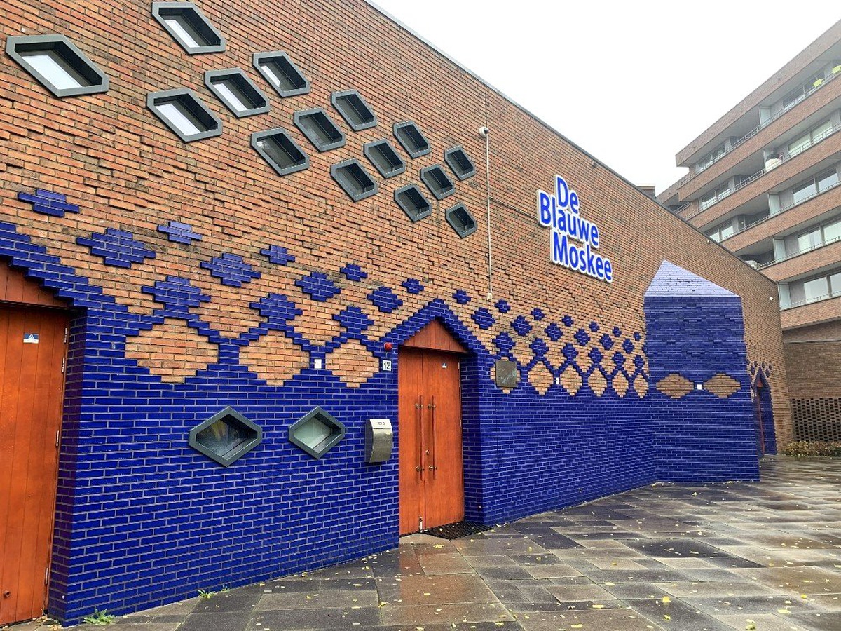 Amsterdam\'da hoparlörden okunması beklenen ilk ezan sabote edildi