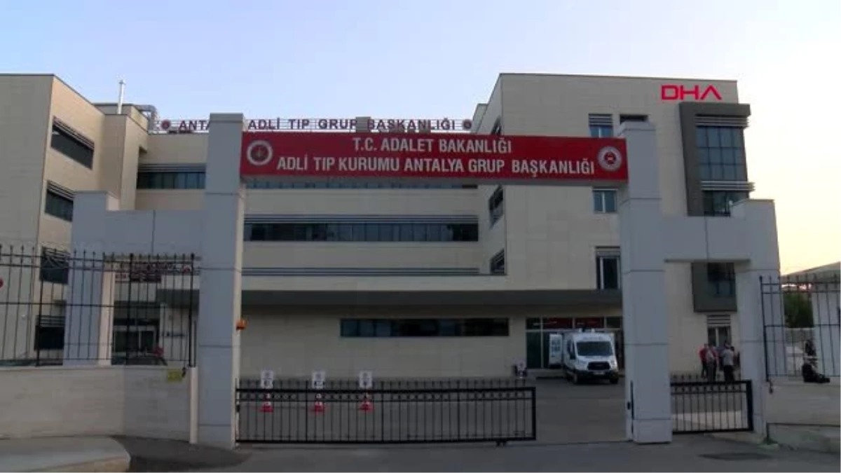 Antalya\'da 4 kişilik aile ölü bulundu; siyanür bulgusuna rastlandı