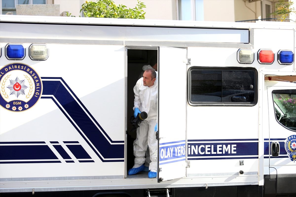 Antalya\'da aynı aileden ikisi çocuk 4 kişi evlerinde ölü bulundu