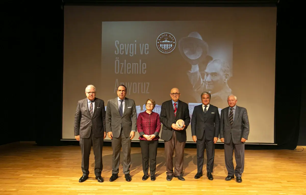 Atatürk az bilinen yönleriyle Kadir Has Üniversitesi\'nde anıldı